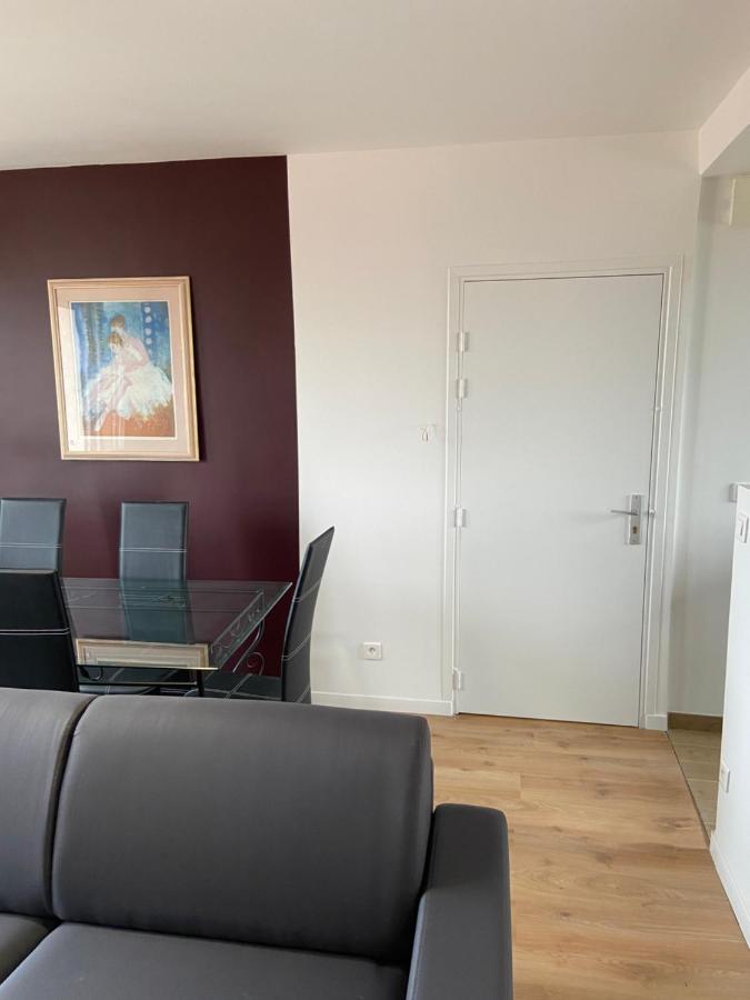 Au Bonheur Des Damiettes Apartment Montlucon Exterior photo