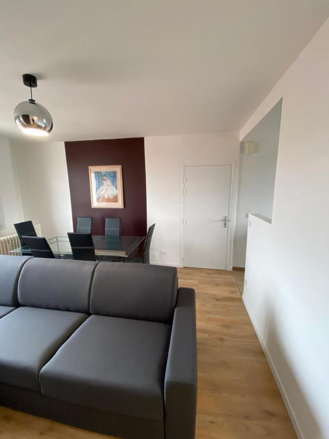 Au Bonheur Des Damiettes Apartment Montlucon Exterior photo